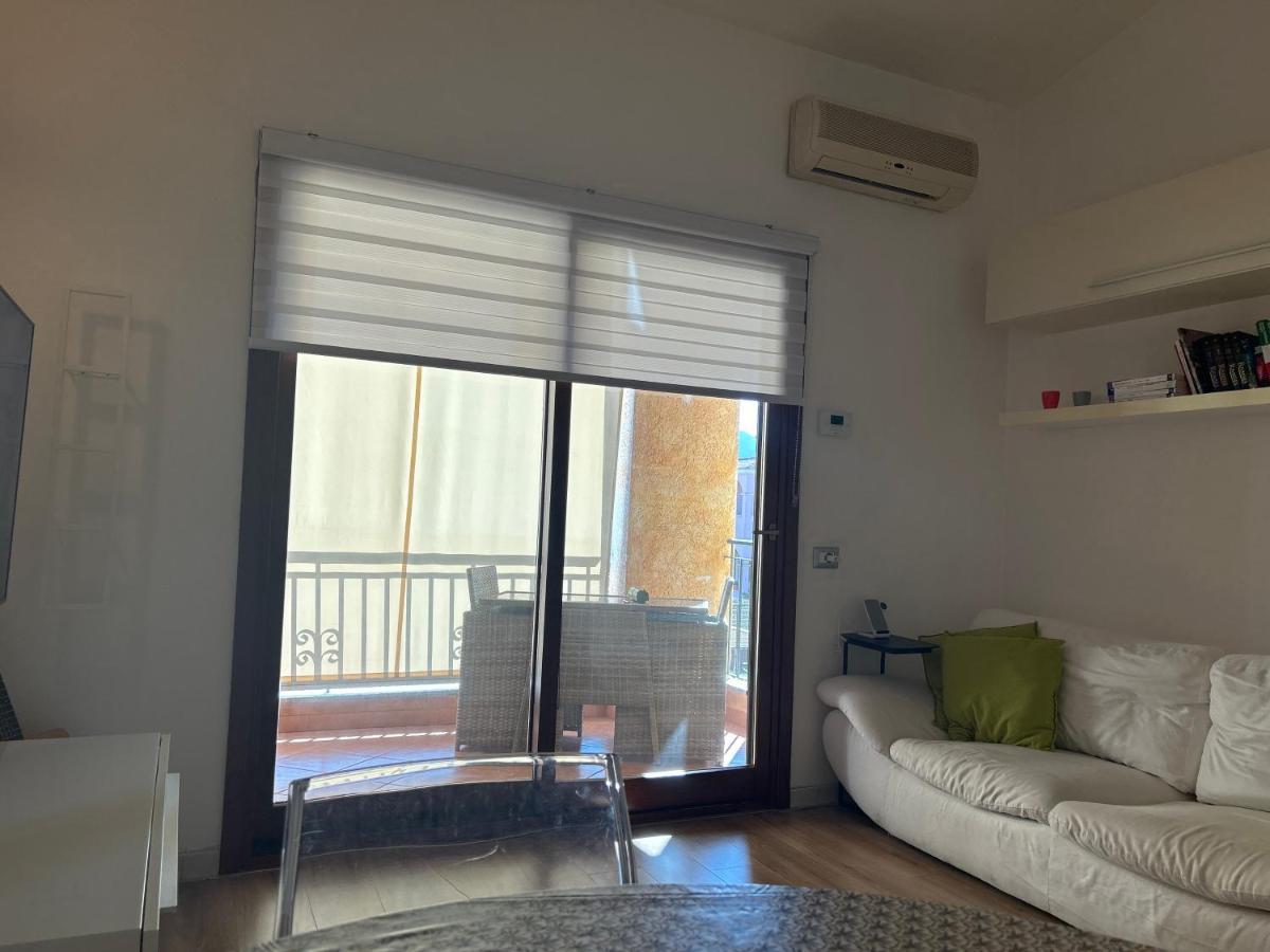 P. Home La Maddalena  Экстерьер фото