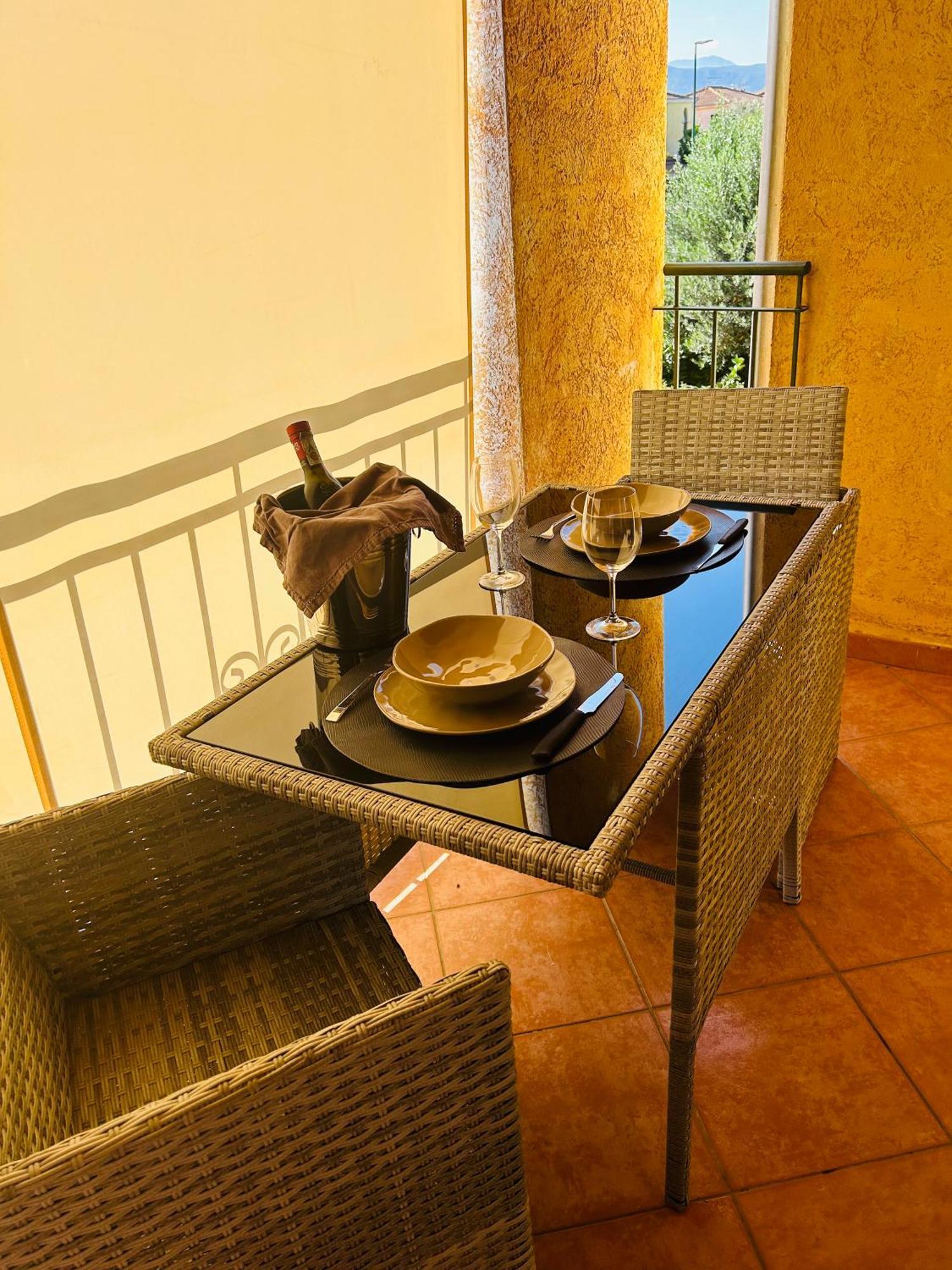 P. Home La Maddalena  Экстерьер фото